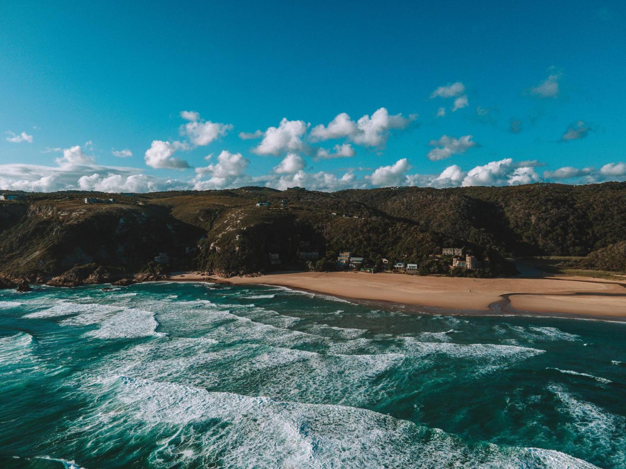 קניסנה Pezula Nature Retreat מראה חיצוני תמונה Aerial view of the beach